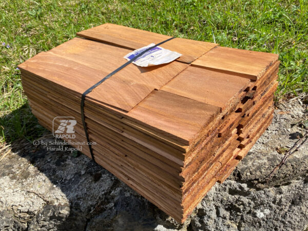Rot-Zedernschindeln gesägt | 45 cm lang. Blue label, Nr.1 (Wand).