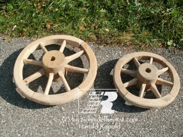 großes Holzrad, handgefertigt – Bild 2